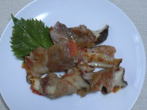 エリンギとミニトマトの豚肉巻きソテー3