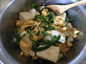 手軽にタンパク質摂取！豆腐と卵のシンプル・簡単炒めもの4